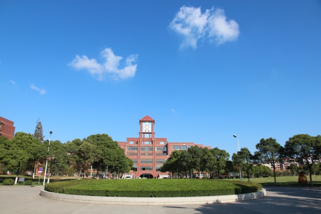 上海杉达学院